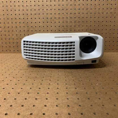 Mitsubishi XD430U portable 2500 lumen DLP data projector